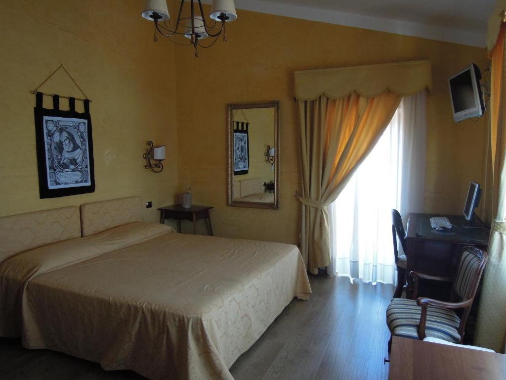 Sant'agostino Guest Paola